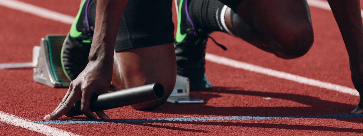 多设备同时播放高清足球赛事直播的场景